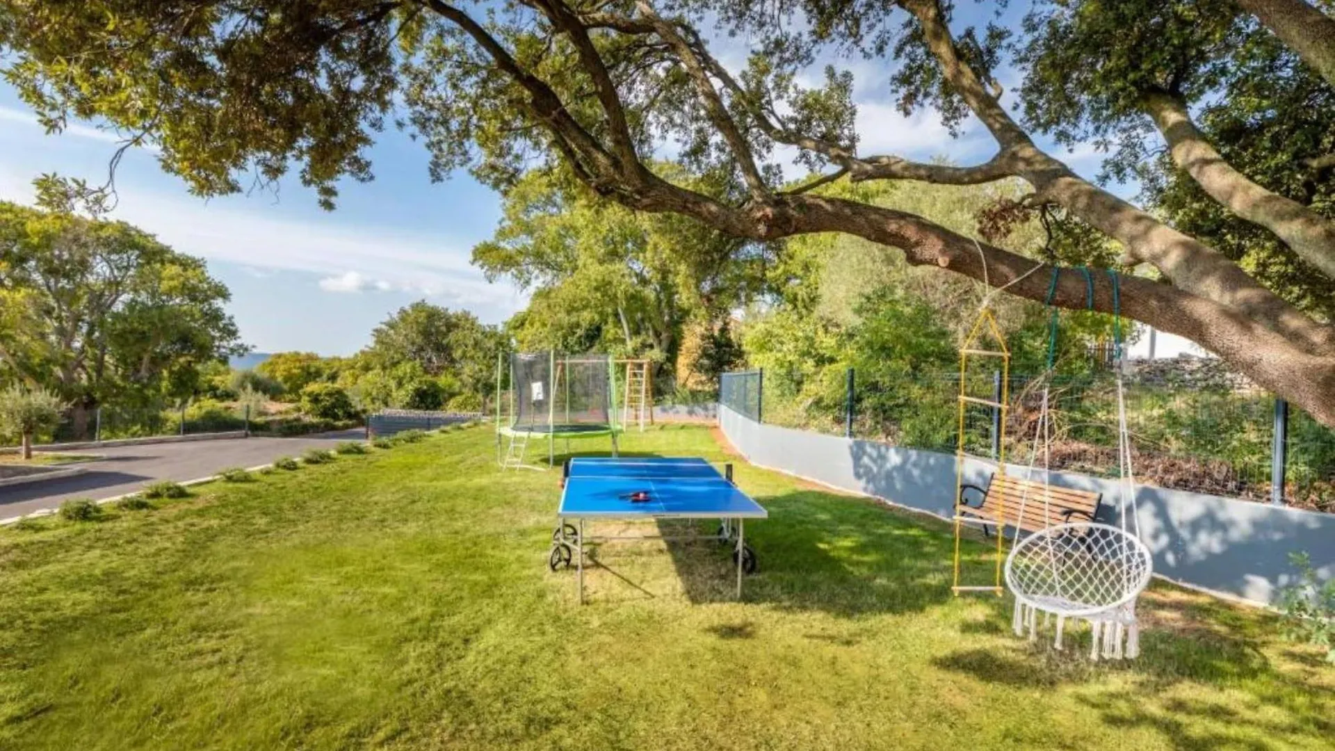 Elegant Villa With Pool And Sauna Rasa