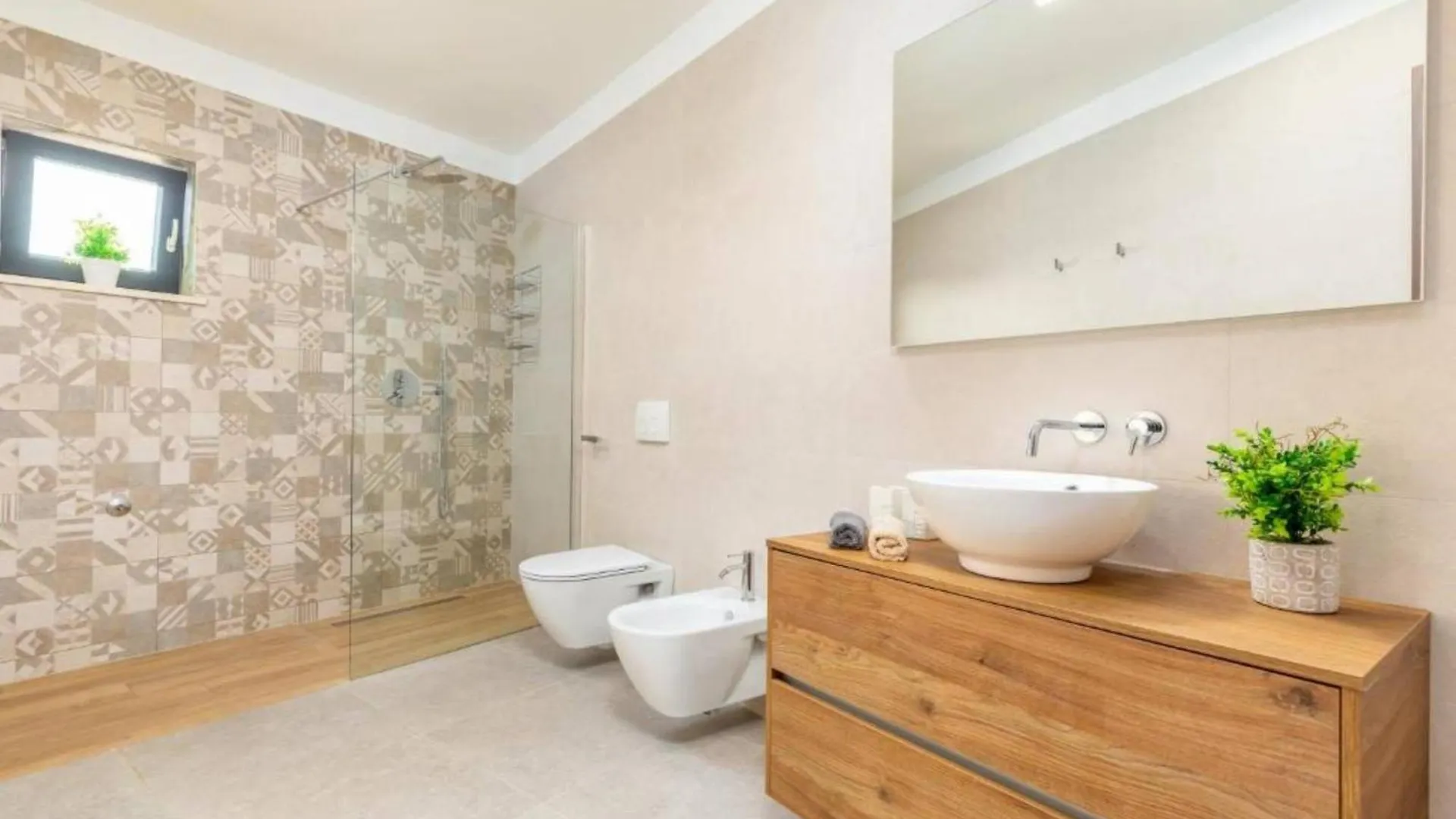 Elegant Villa With Pool And Sauna Rasa