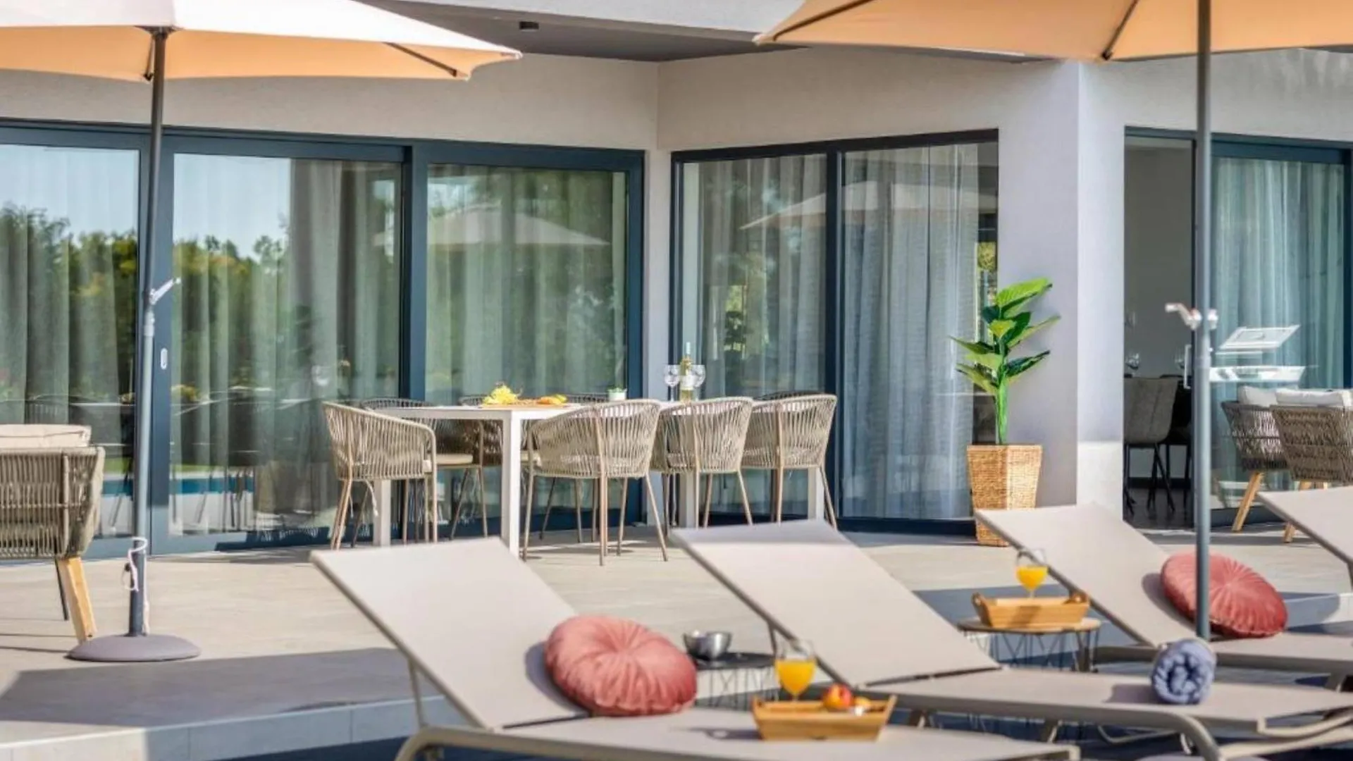 Elegant Villa With Pool And Sauna Rasa 0*,  Хорватия